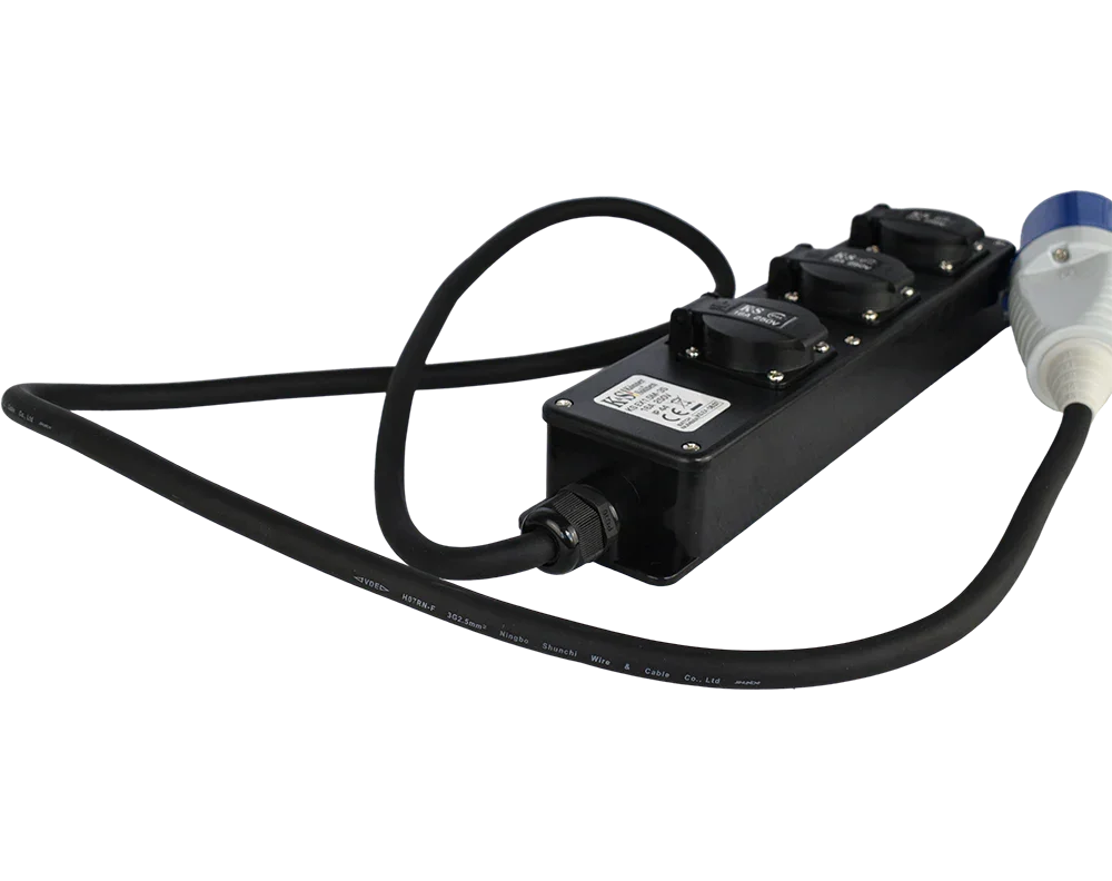 Stikadapter KS EX1.5M-3S – Robust 32A → 16A adapter med 3 udtag - Sikshop
