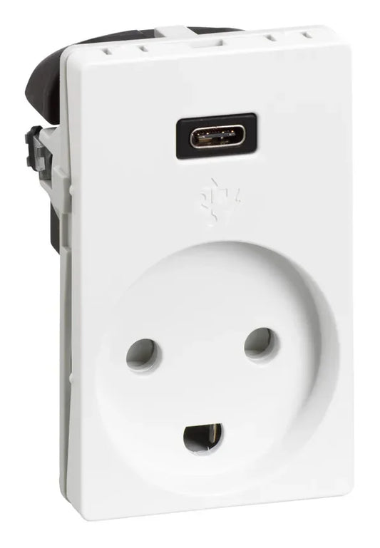 LK FUGA® USB-C combi stikkontakt med hvid afdækning