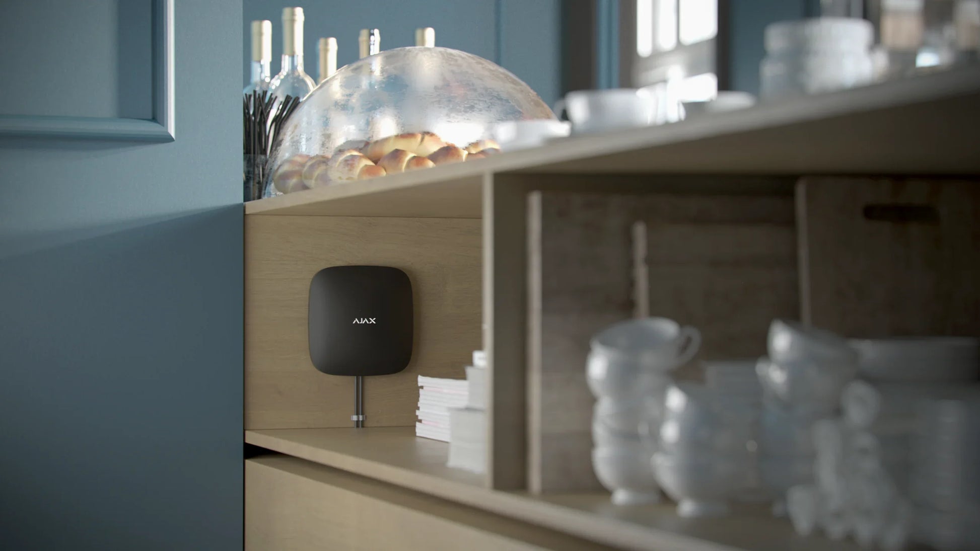 Ajax Hub 2 Plus Sort - Ethernet, Wi-Fi, og to SIM-kort (2G, 3G, 4G) - Sikshop