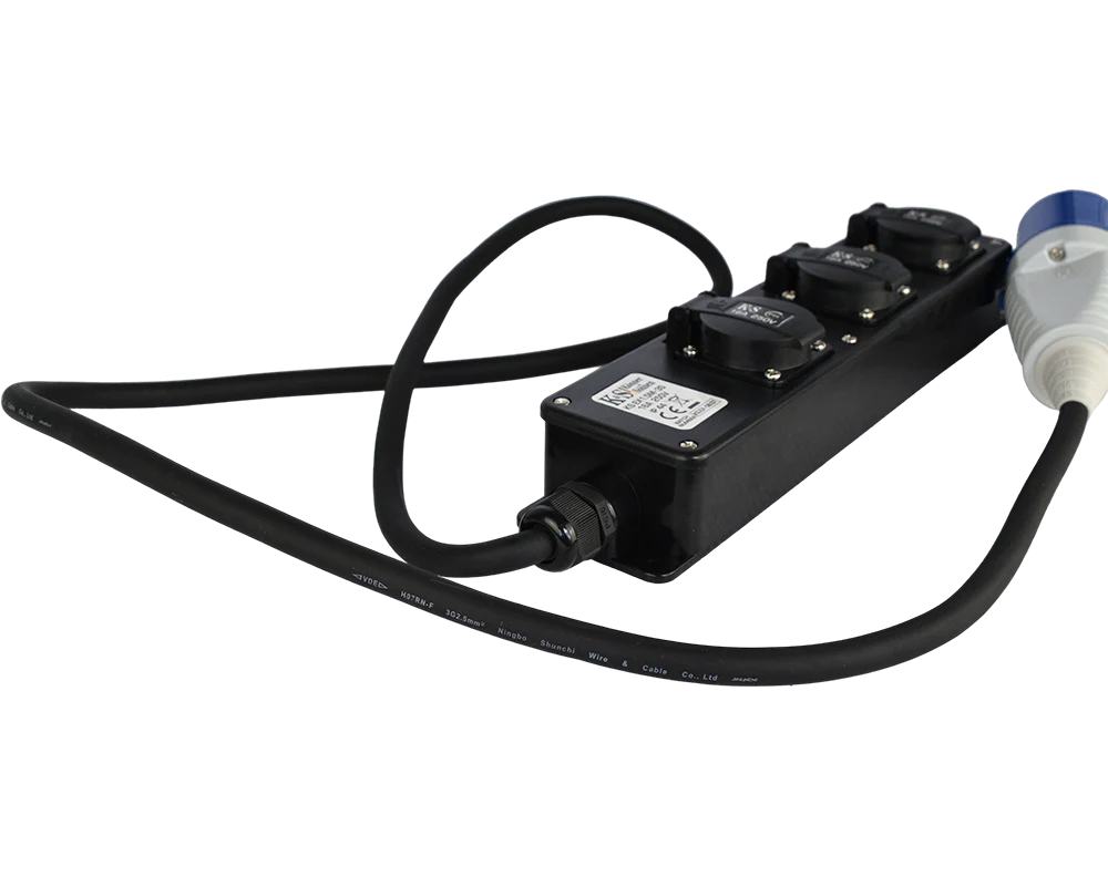 Stikadapter KS EX1.5M-3S – Robust 32A → 16A adapter med 3 udtag - Sikshop